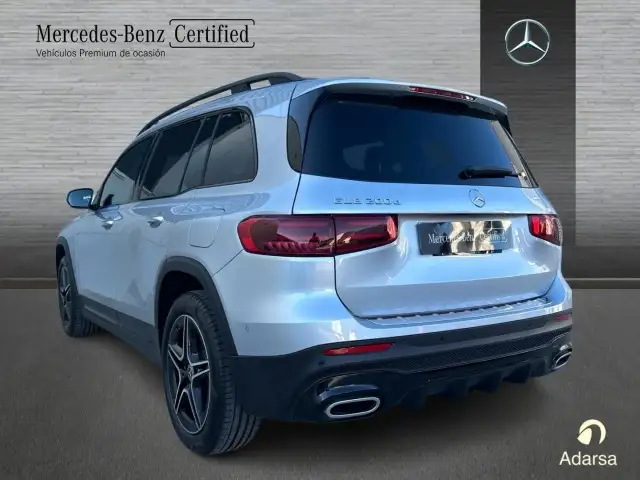 Mercedes-Benz GLB view 4