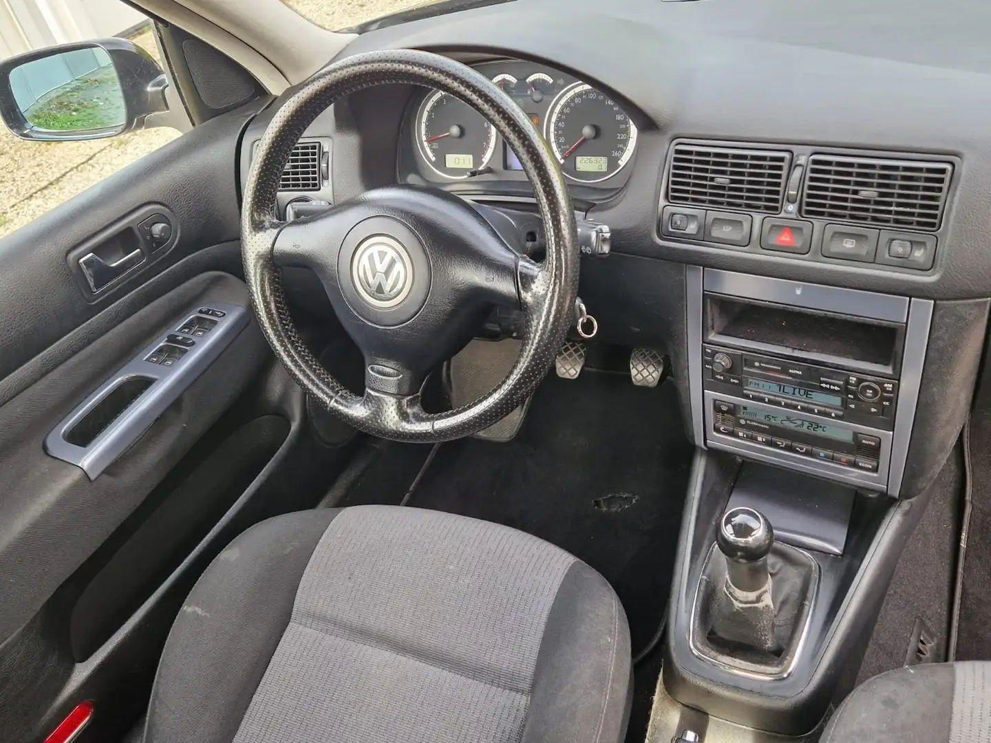 Volkswagen Golf Golf IV 1.6 FSI Pacific * TÜV * Klima * Sitzhei Schwarz - 2