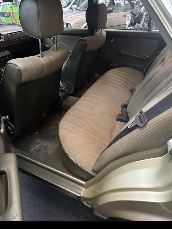 Mercedes-Benz 200, foto 7