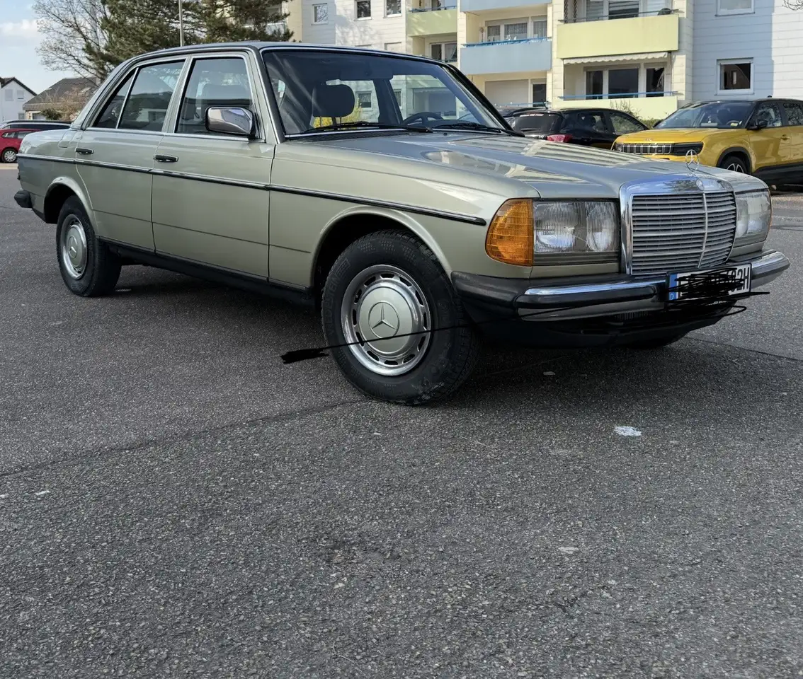 Mercedes-Benz 200, foto 2