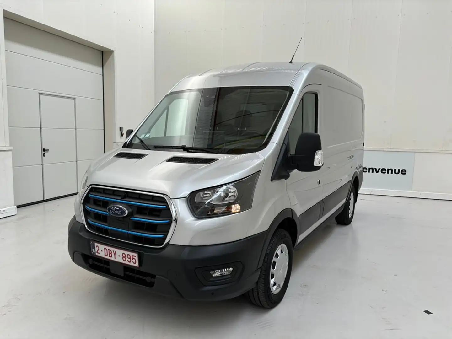Ford E-Transit * E Transit L2-H2 *- POWER ON BOARD * Zilver - 1