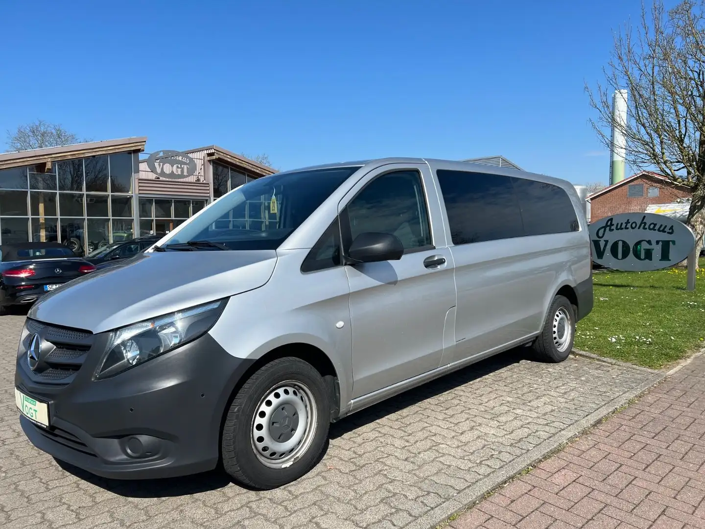 Mercedes-Benz Vito Tourer 116 CDI BT Pro extralang NAVI/TEMP Argent - 1