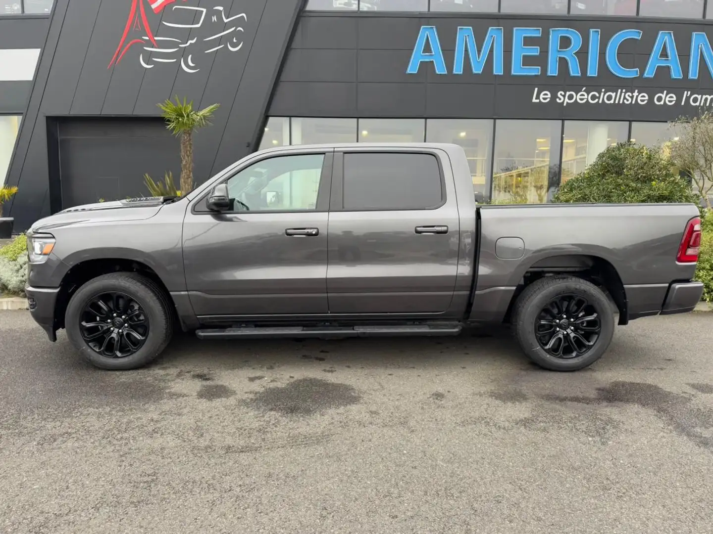 Dodge RAM 1500 CREW CAB LARAMIE SPORT BLACK PACKAGE Gris - 2