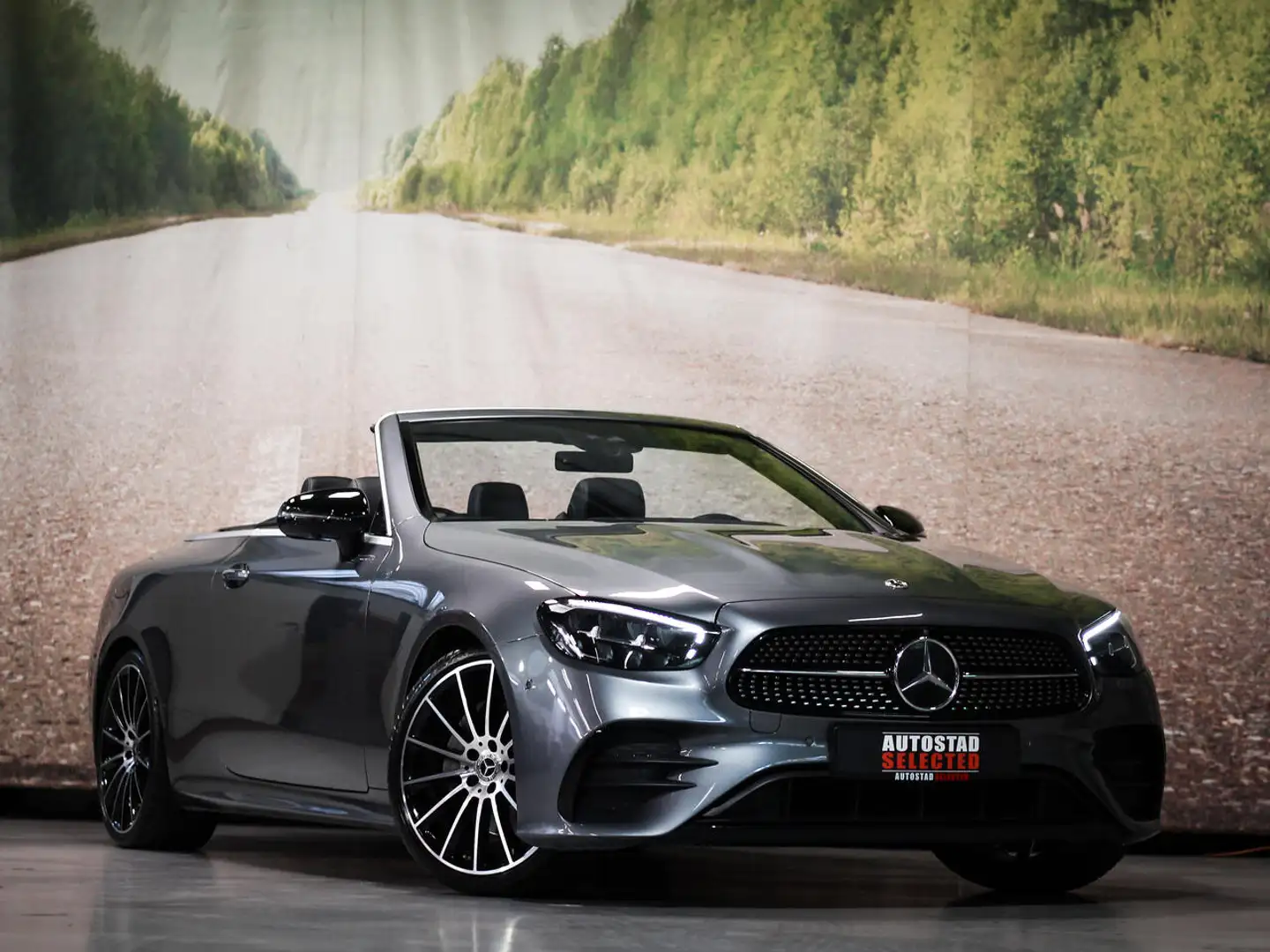 Mercedes-Benz E 220 AMG-Line Night Gris - 1