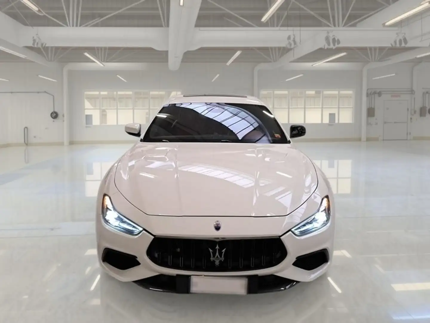 Maserati Ghibli 3.8 V8 580cv Trofeo auto 4 PORTE BERLINA - 2