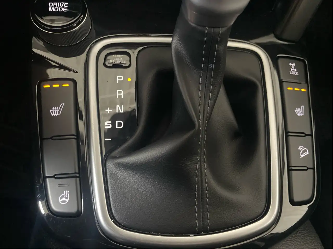 Kia Seltos снимка Kia Seltos