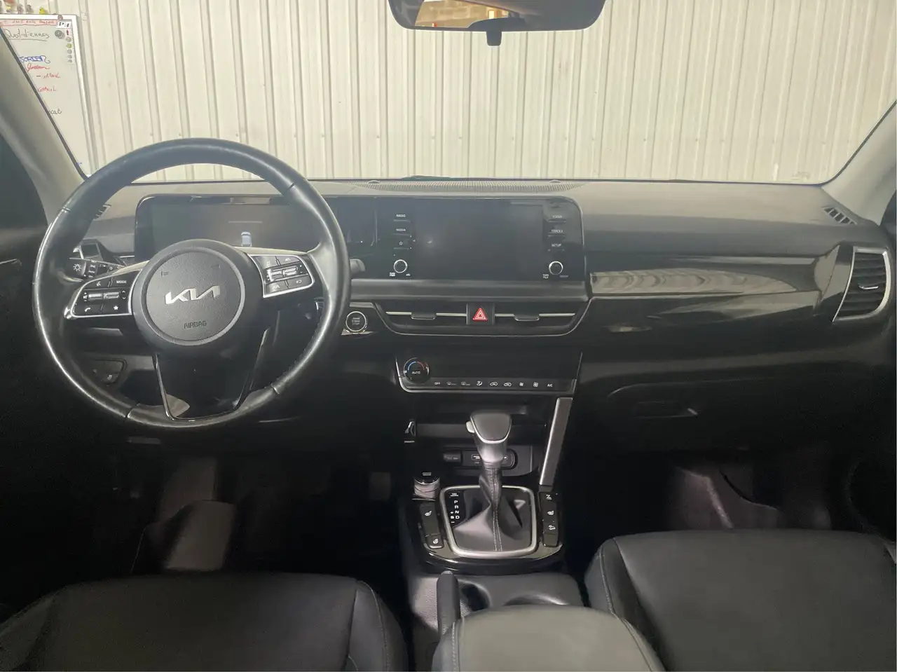 Kia Seltos снимка Kia Seltos