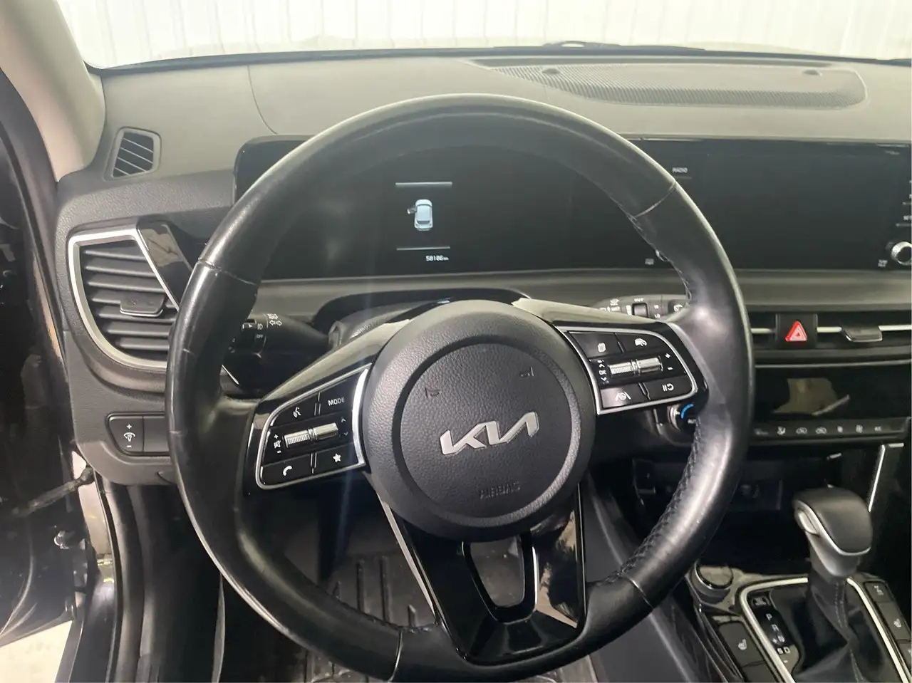 Kia Seltos снимка Kia Seltos