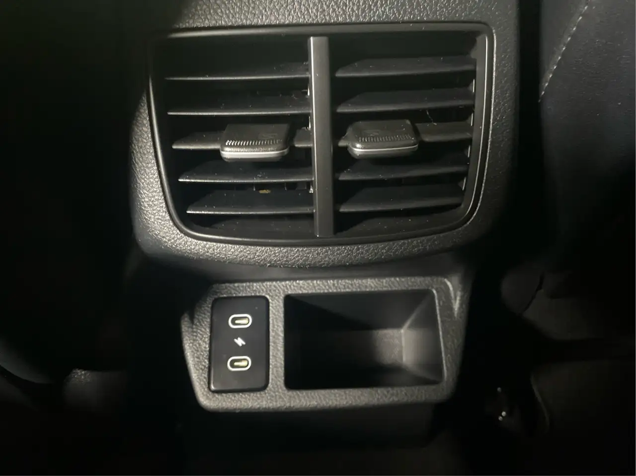 Kia Seltos снимка Kia Seltos