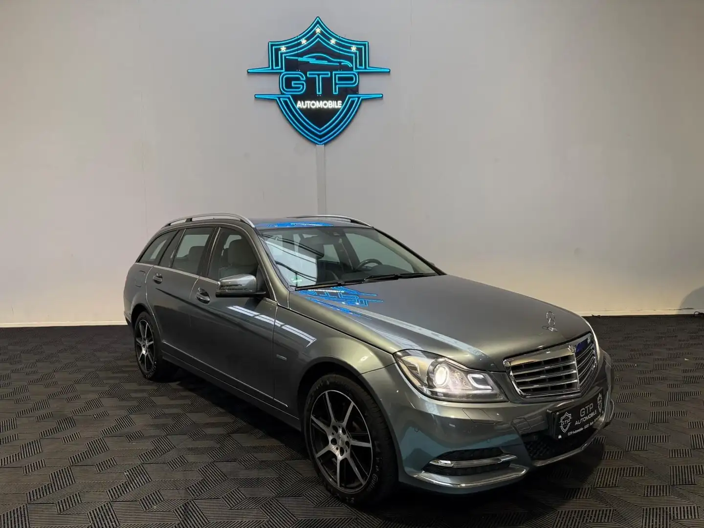 Mercedes-Benz C 350 T-Modell CGI BlueEfficiency Grau - 2