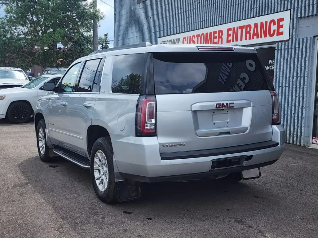 GMC Yukon снимка GMC Yukon