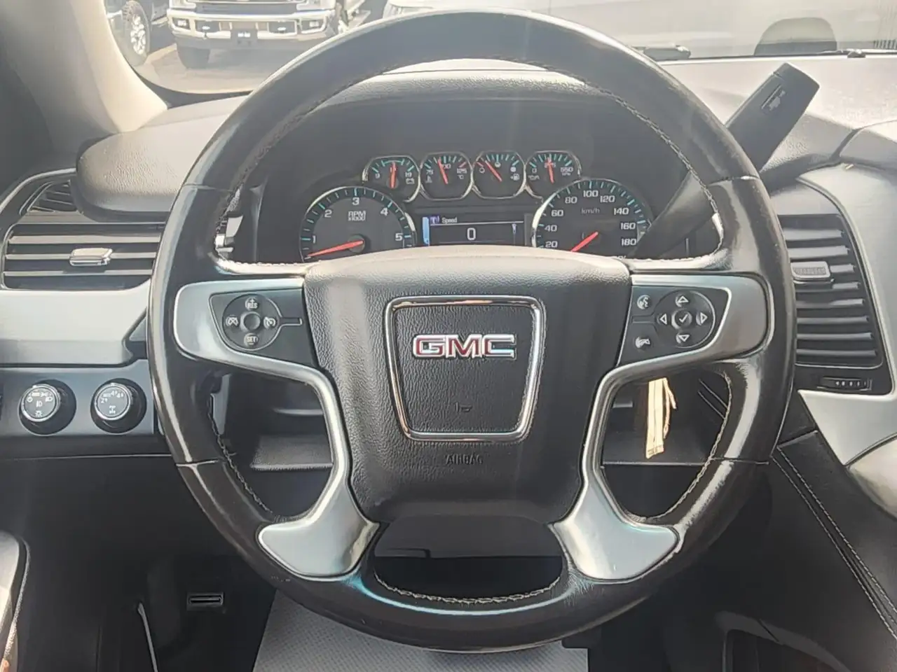 GMC Yukon снимка GMC Yukon