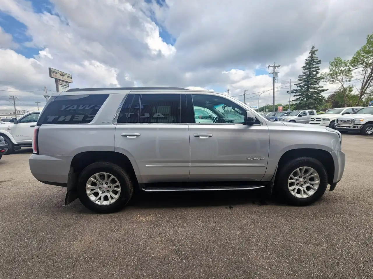 GMC Yukon снимка GMC Yukon