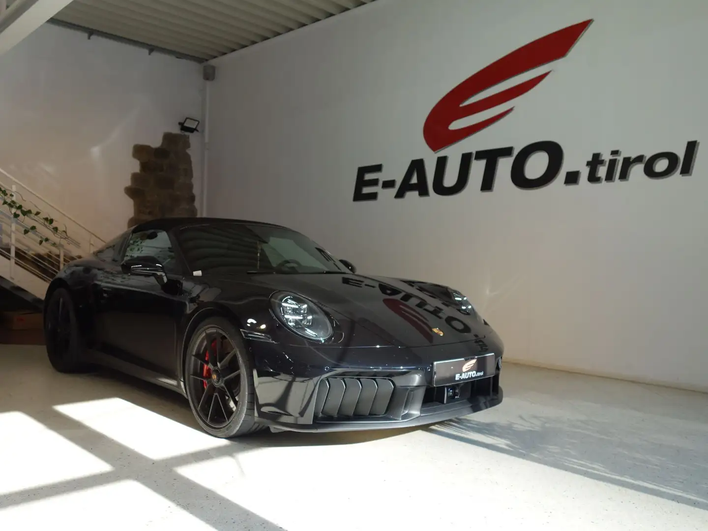 Porsche 911 Carrera 4 Targa GTS PDK *NEUZUSTAND *MWST *ÖSTERR Schwarz - 1