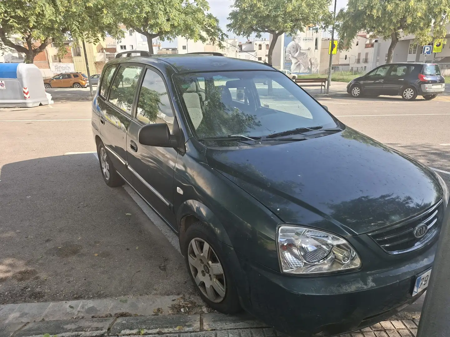 Kia Carens 2.0CRDI LX - 1