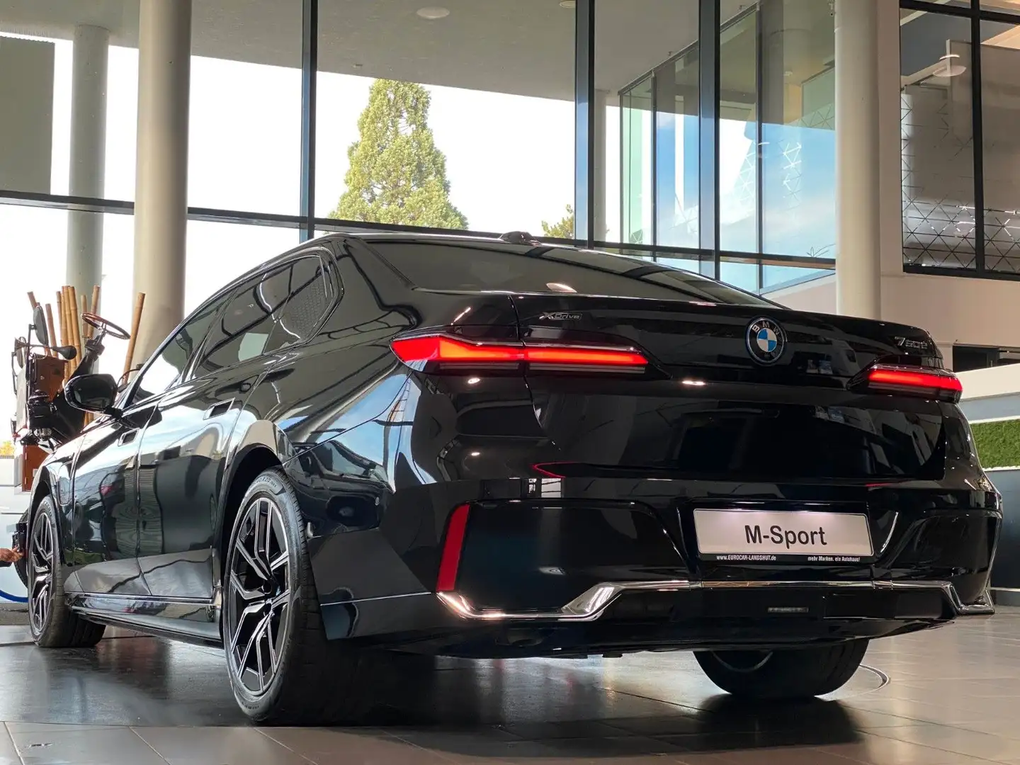 BMW 750 e M-Sport Merino Executive 4xSbel B&W Diamond Czarny - 2