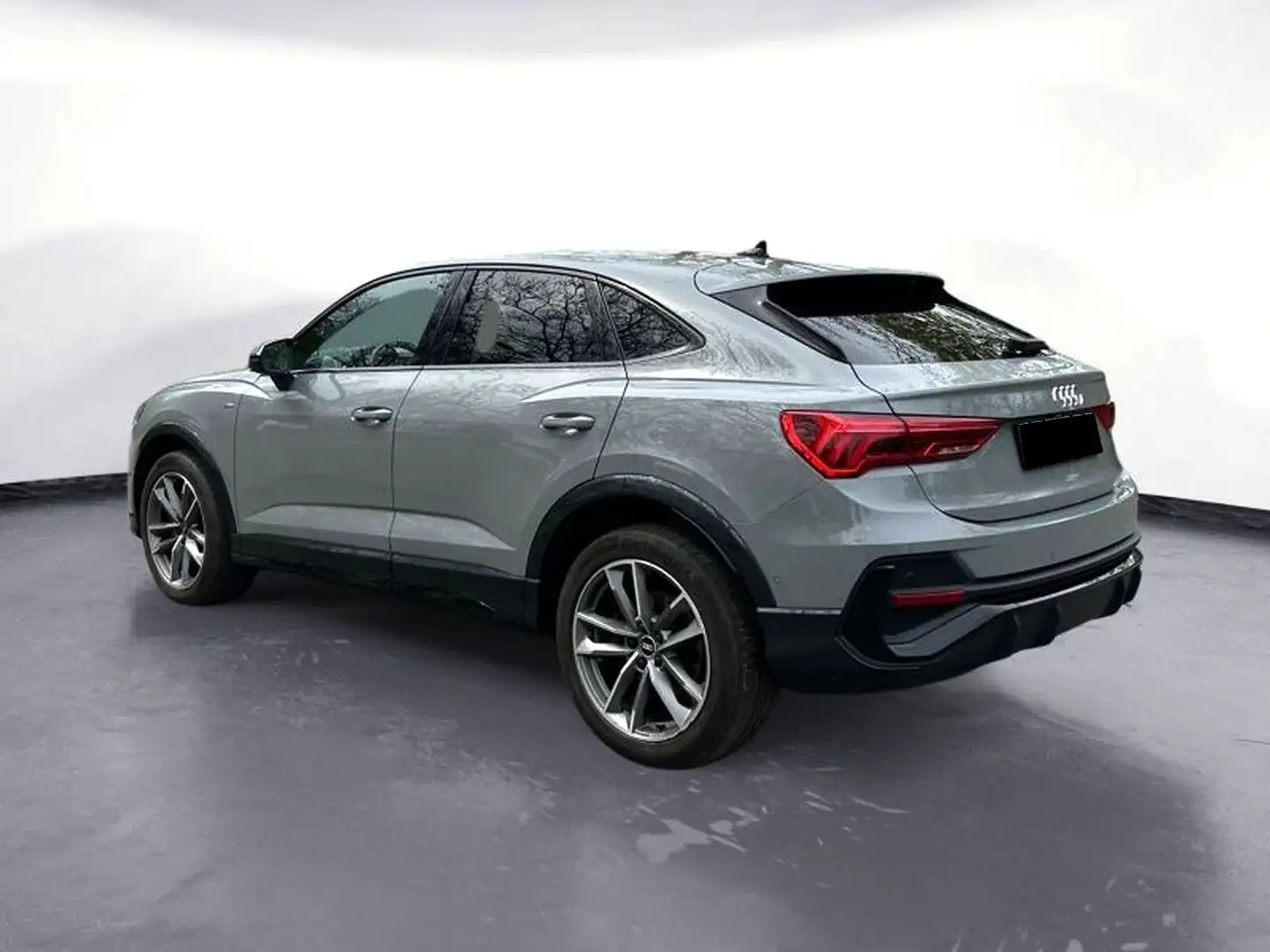 Audi Q3 Sportback 45 TFSI Quattro S-line - 2
