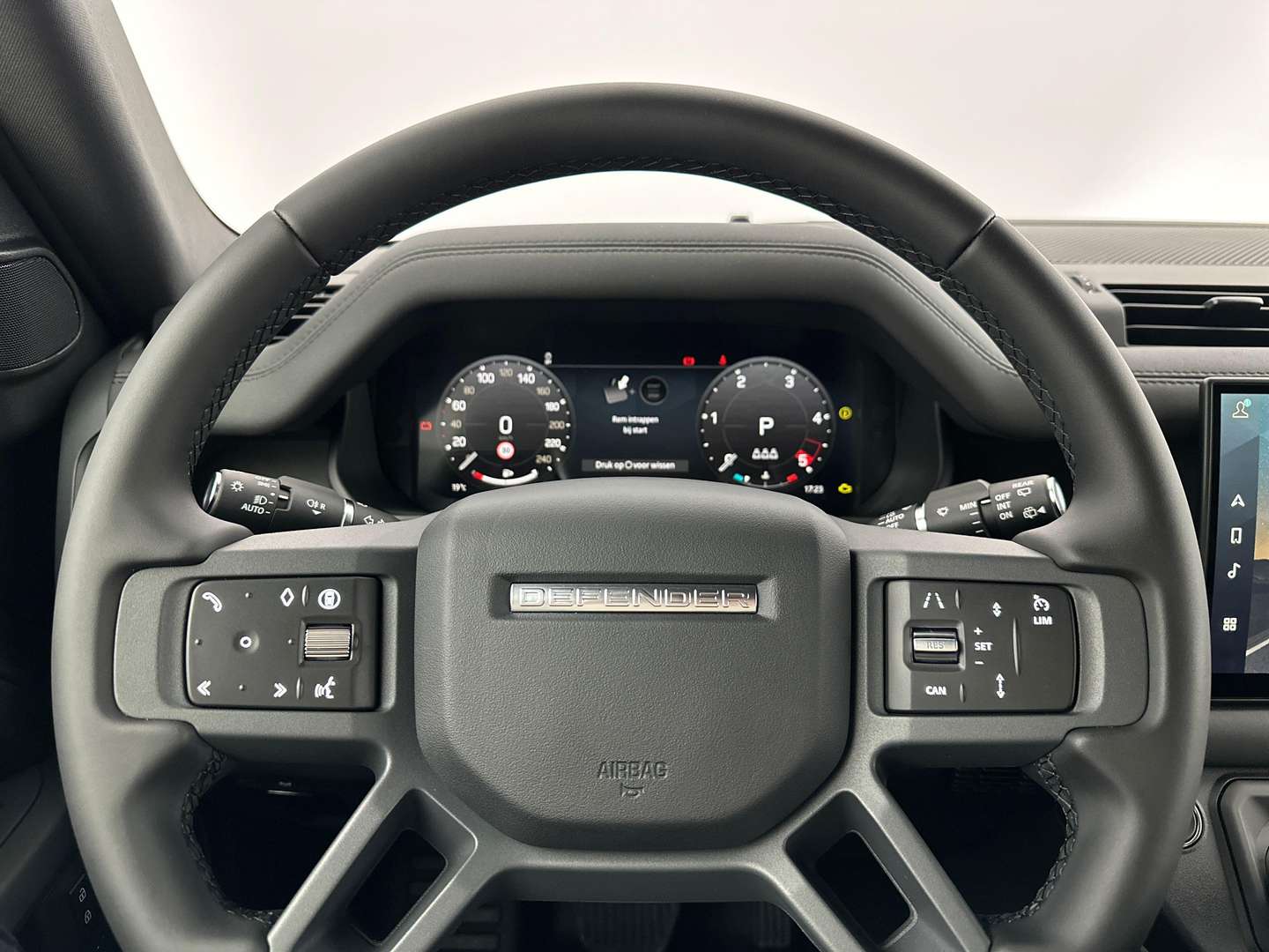 Land Rover Defender 90 D250 X-Dynamic SE AWD Auto -  - Joinsteer - #3