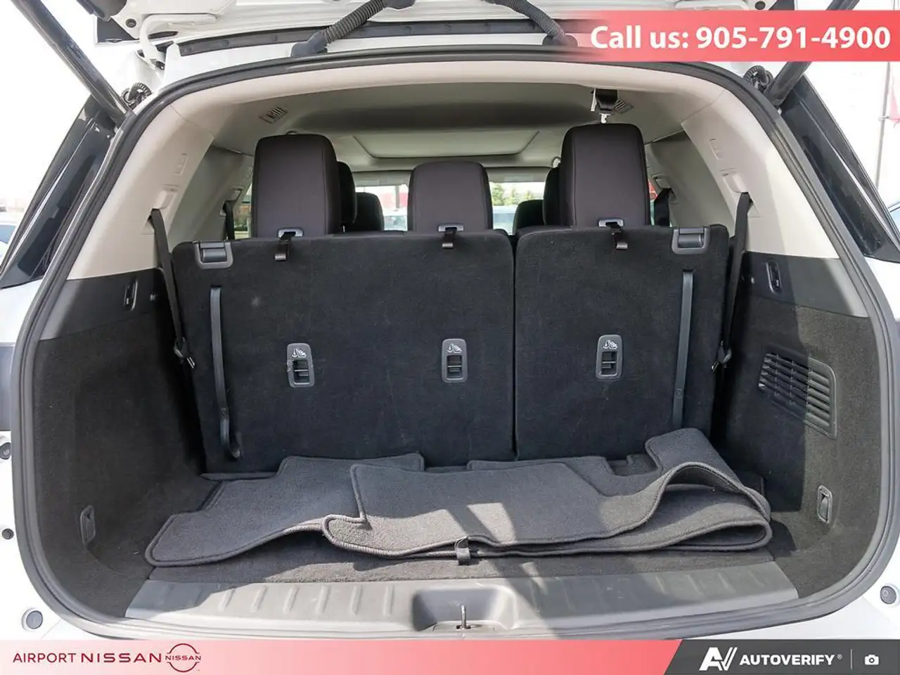 Nissan Pathfinder снимка Nissan Pathfinder