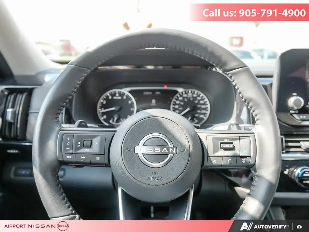 Nissan Pathfinder снимка Nissan Pathfinder