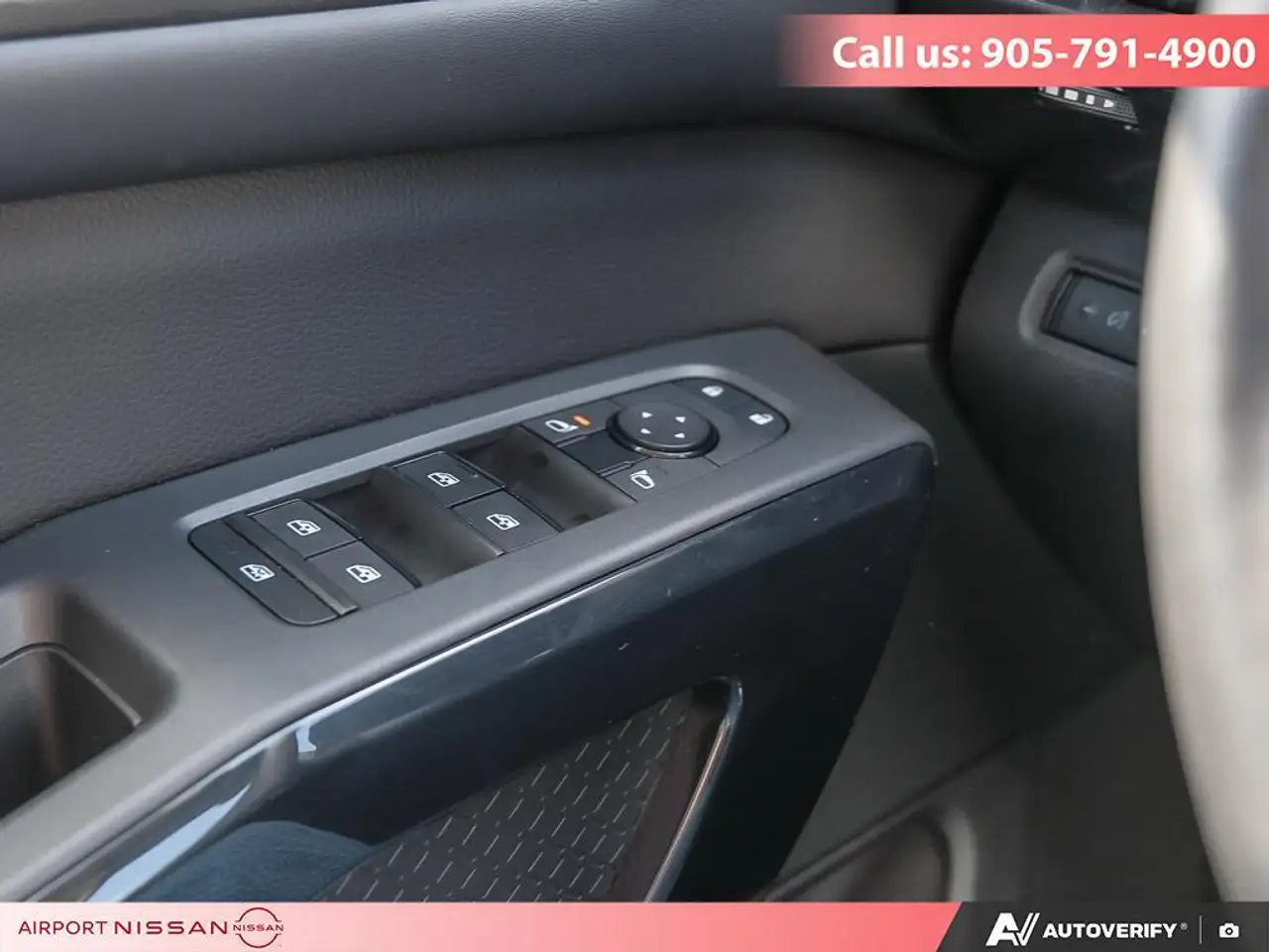 Nissan Pathfinder снимка Nissan Pathfinder