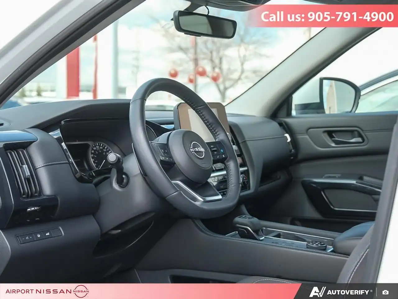 Nissan Pathfinder снимка Nissan Pathfinder