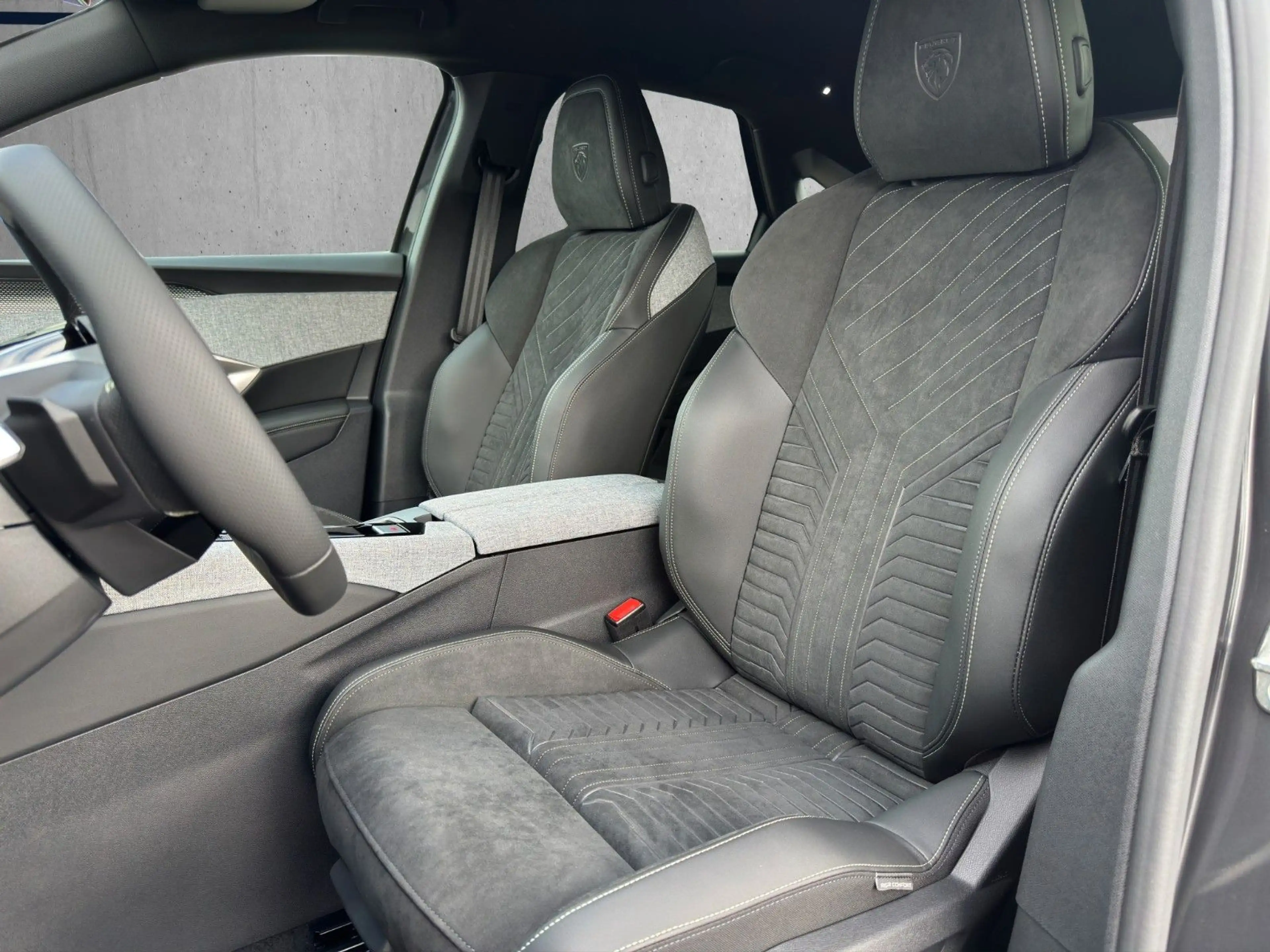 Peugeot 3008 Hybrid 145 GT *Alcantara*LED* SHZ — photo 10