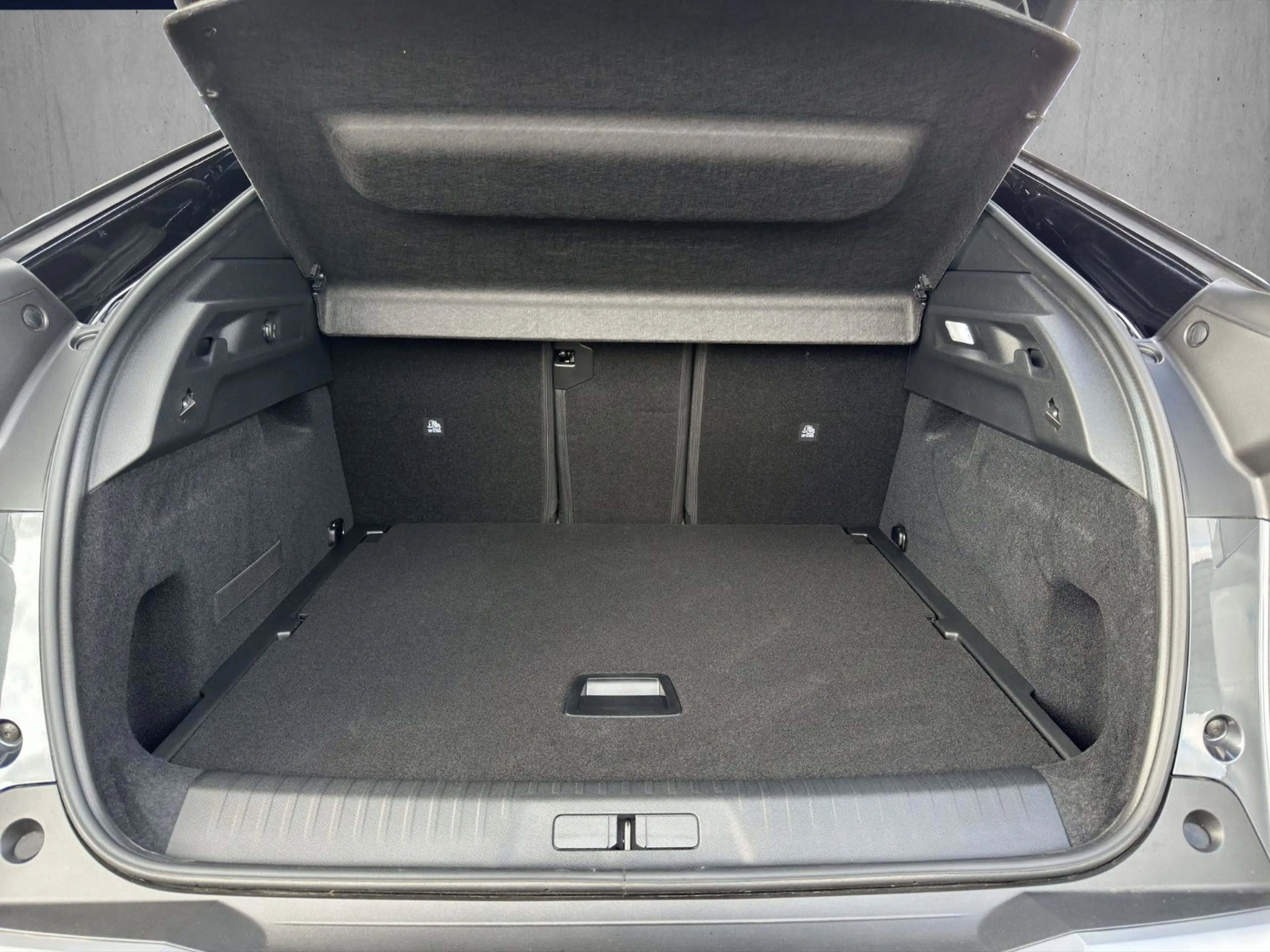 Peugeot 3008 Hybrid 145 GT *Alcantara*LED* SHZ — photo 14