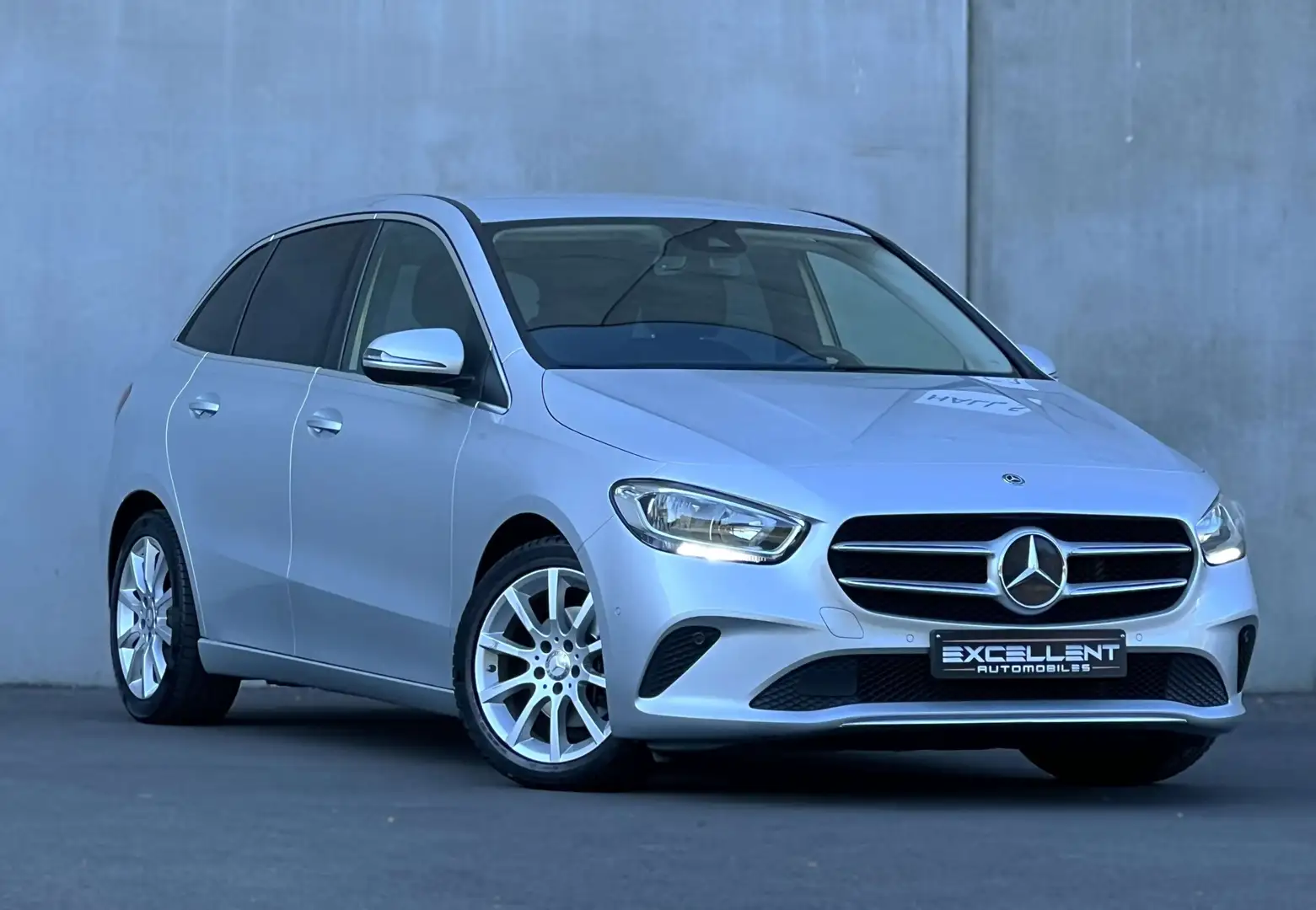 Mercedes-Benz B 180 Launch Edition*BOITE AUTO*GPS*BLUETOOTH*GARANTIE12 Gris - 2