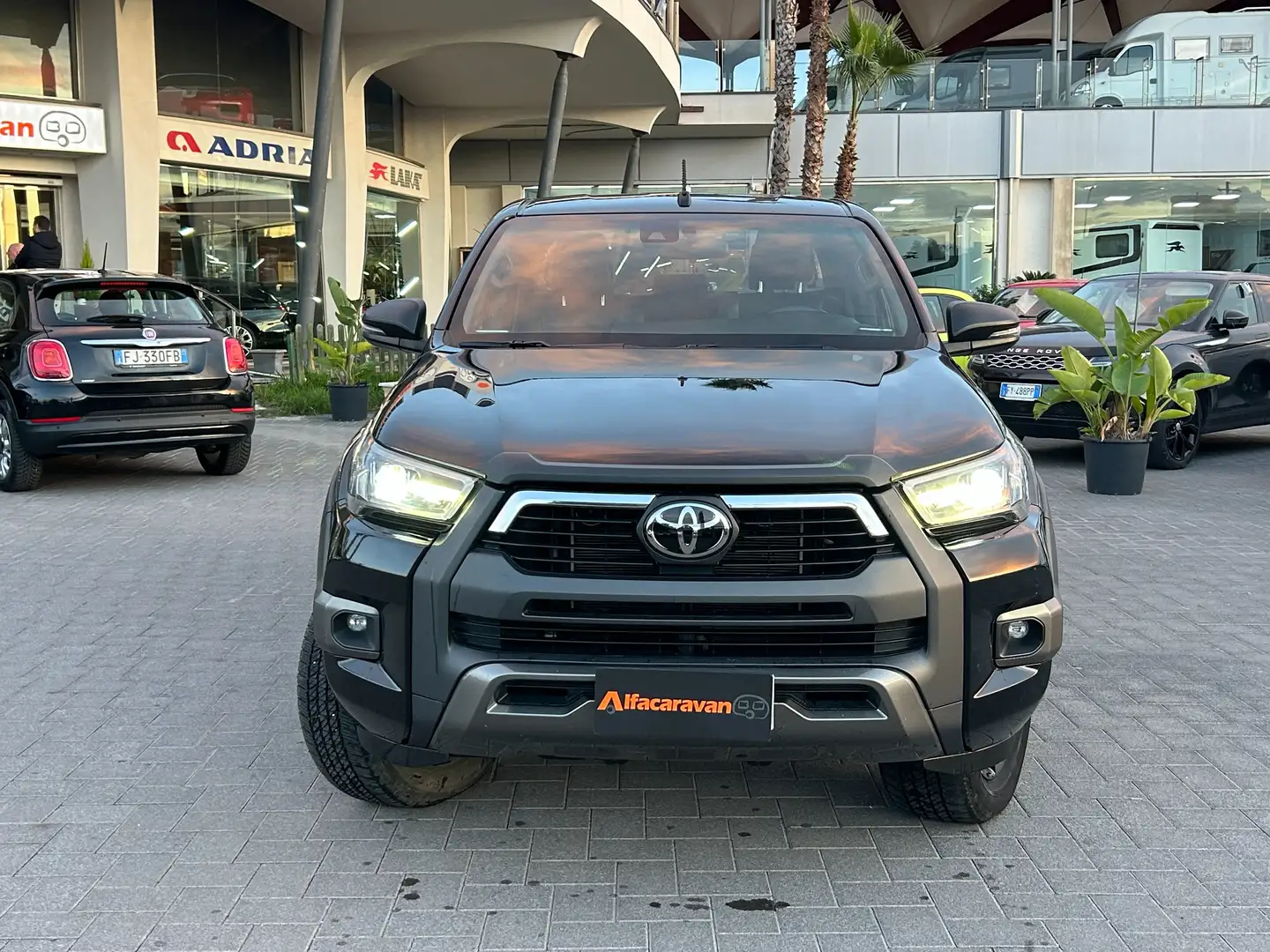 Toyota Hilux Hilux 2.8 d double cab Invincible 4wd auto Noir - 2