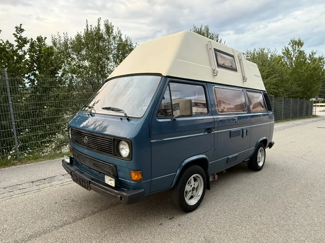Volkswagen T3/MULTIVAN/CARAVELLE Transporter 253 092/M516, foto 1