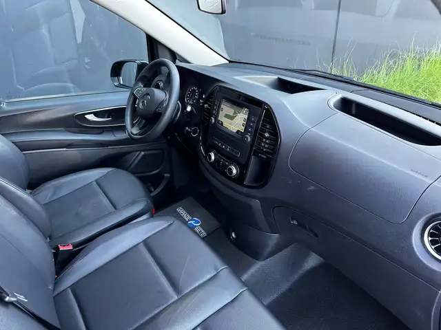 Mercedes-Benz Vito view 11