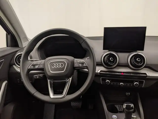 Audi Q2 view 7