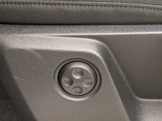 Audi Q2 view 10