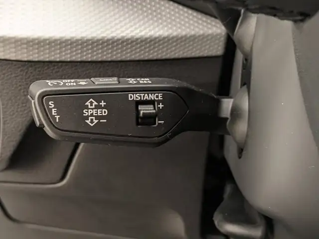 Audi Q2 view 11