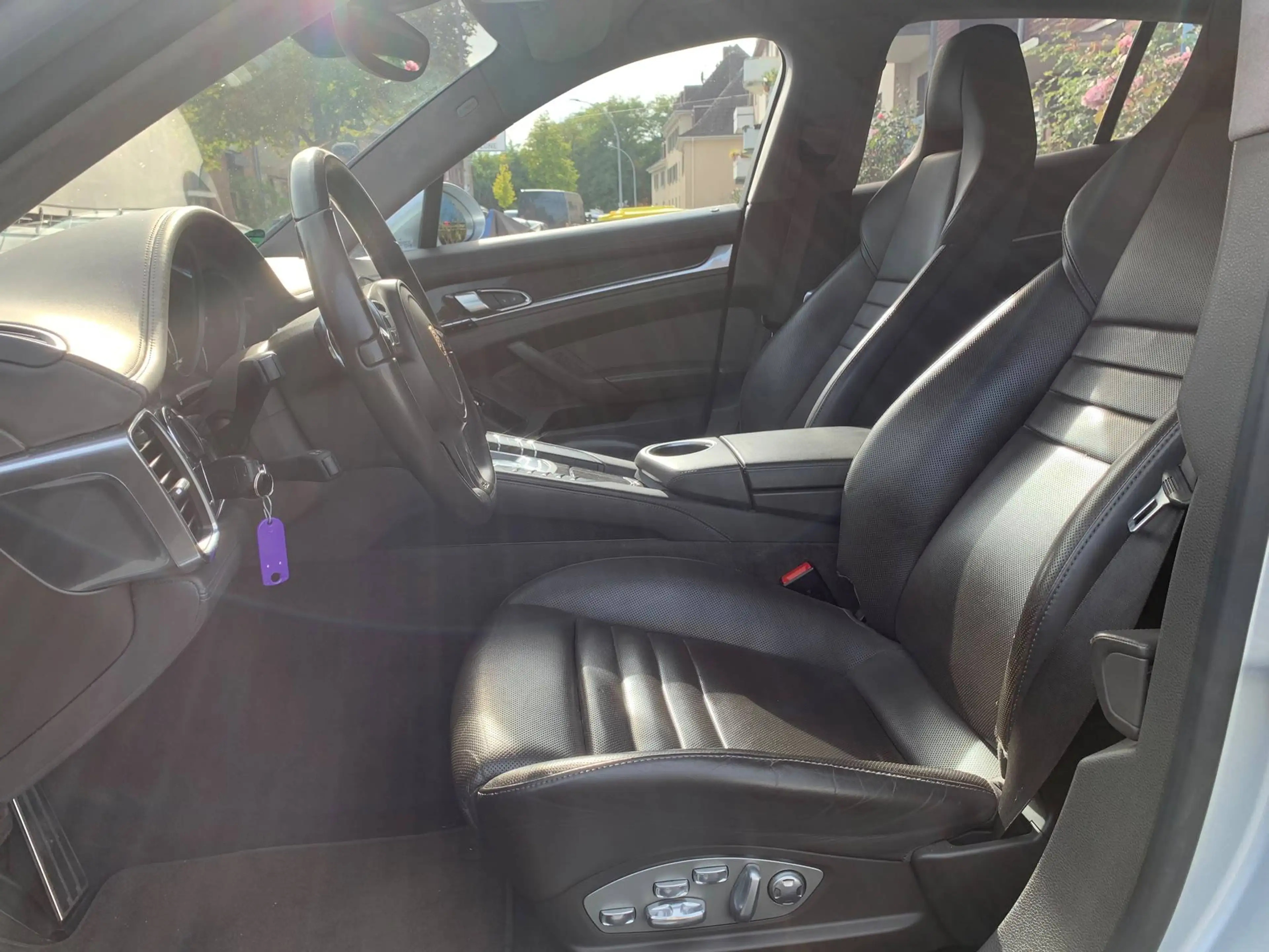 Porsche Panamera GTS *CHRONO-LED-BOSE* — photo 8