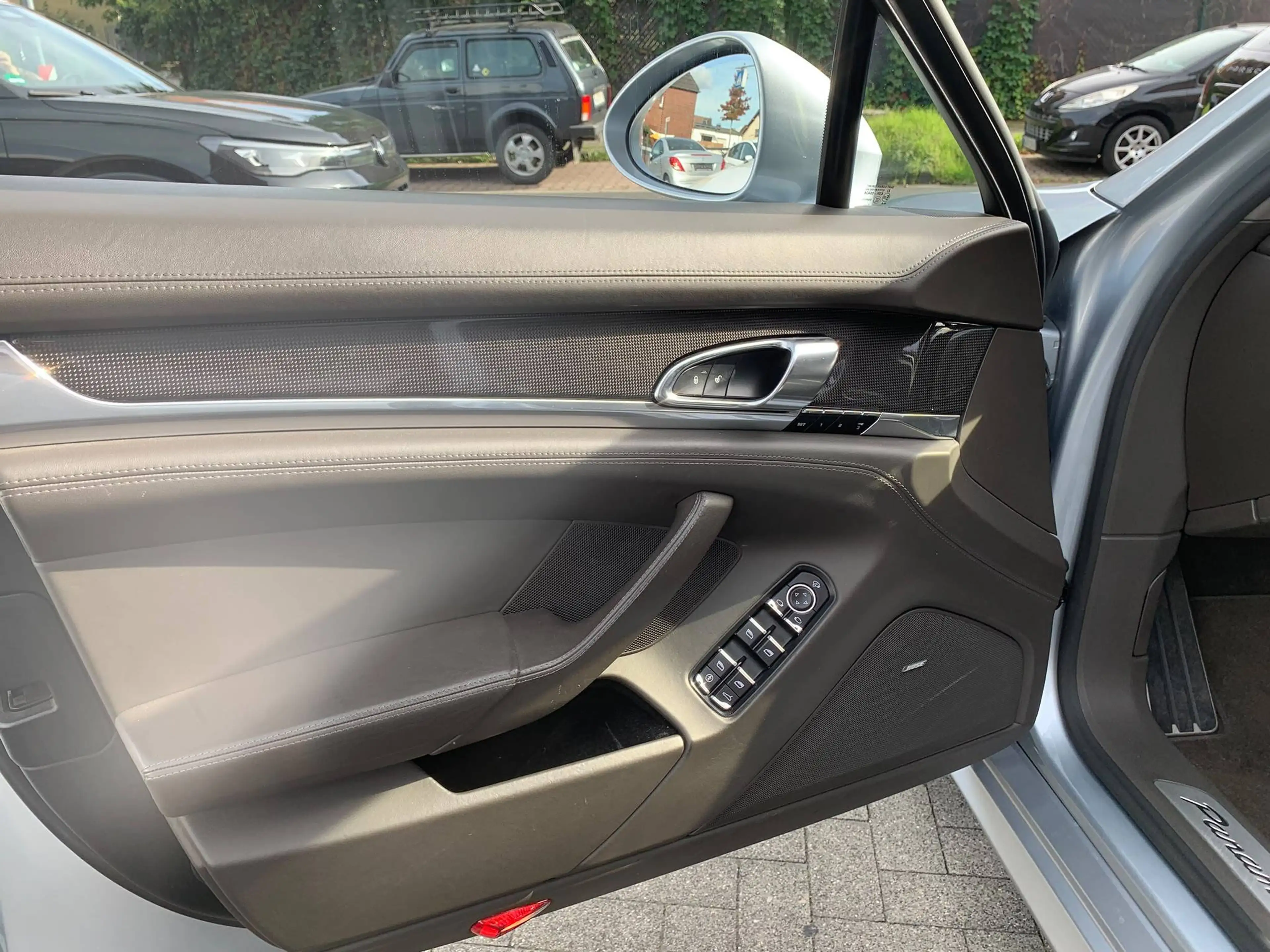 Porsche Panamera GTS *CHRONO-LED-BOSE* — photo 12