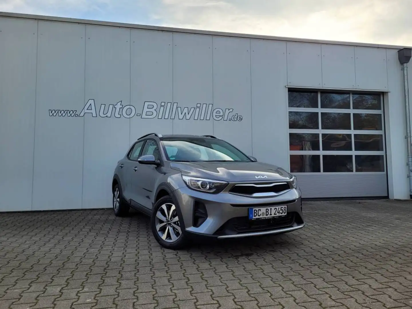 Kia Stonic 1.0 T-GDI (100 PS) ISG Vision Grau - 2
