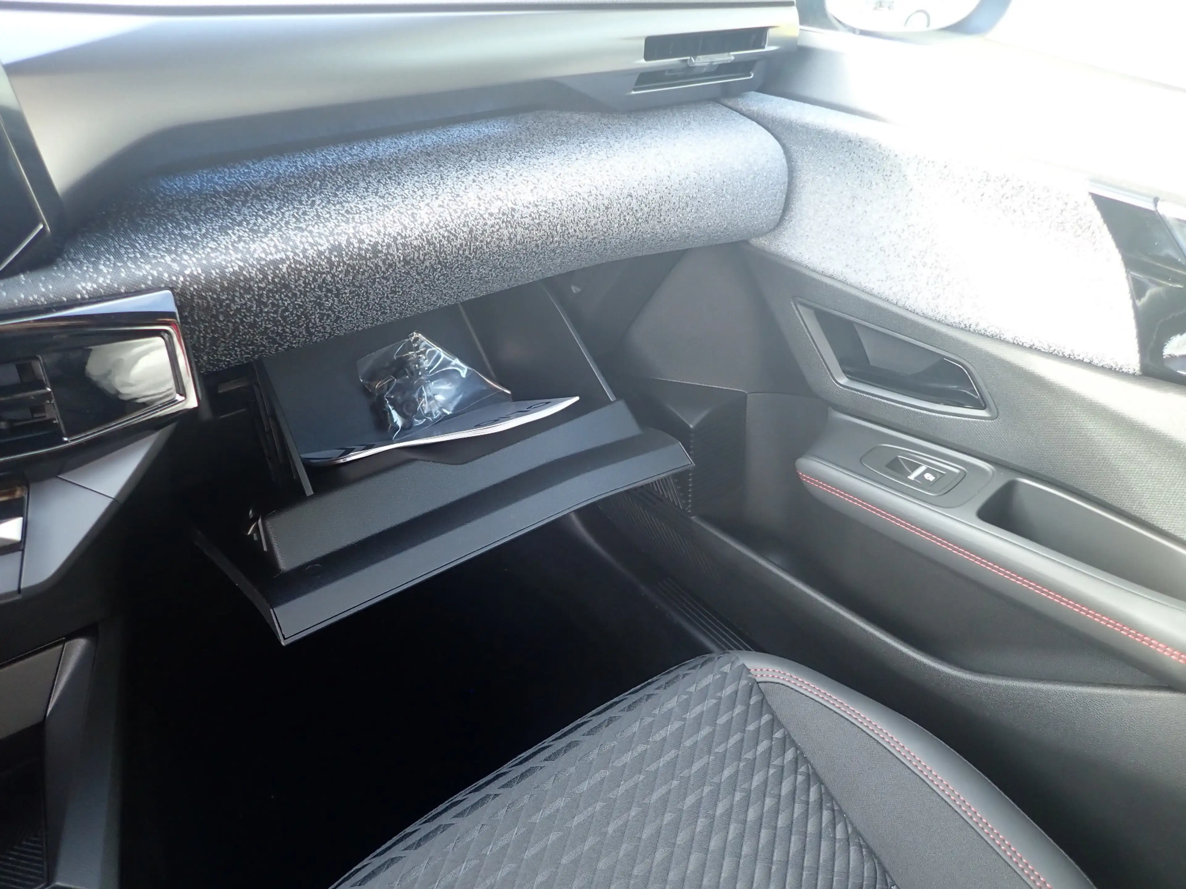 Renault Clio Techno TCe 115 EDC — photo 13