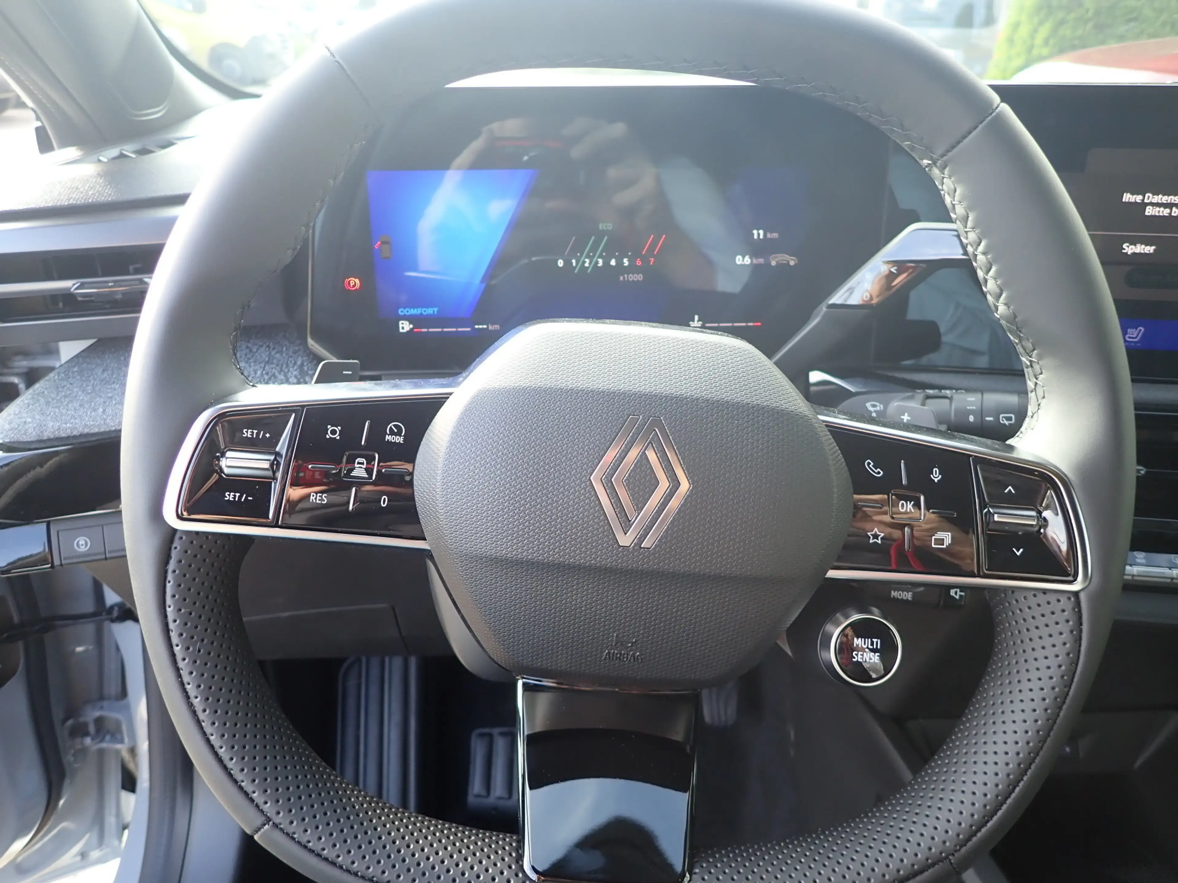 Renault Clio Techno TCe 115 EDC — photo 9