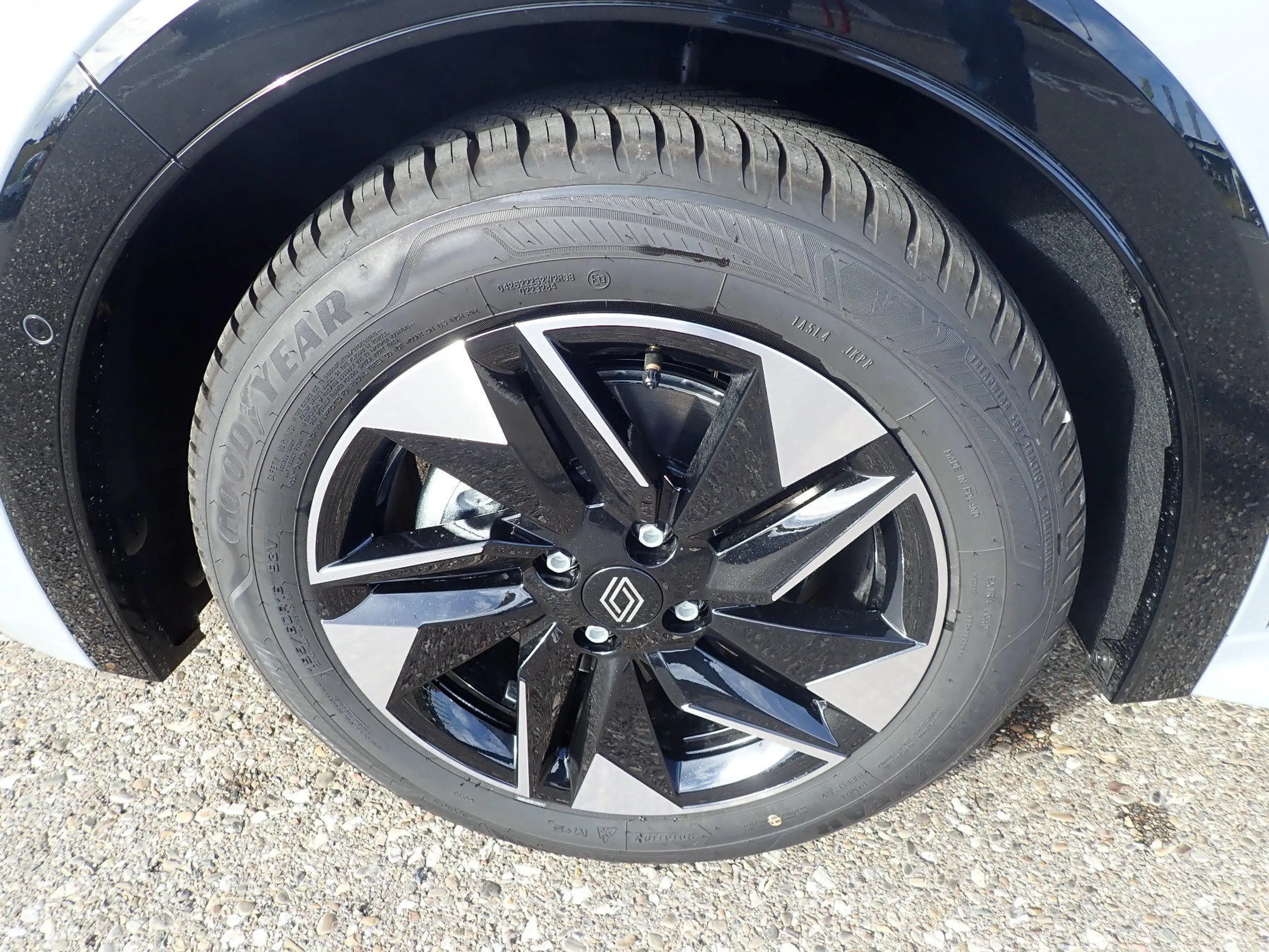Renault Clio Techno TCe 115 EDC — photo 3