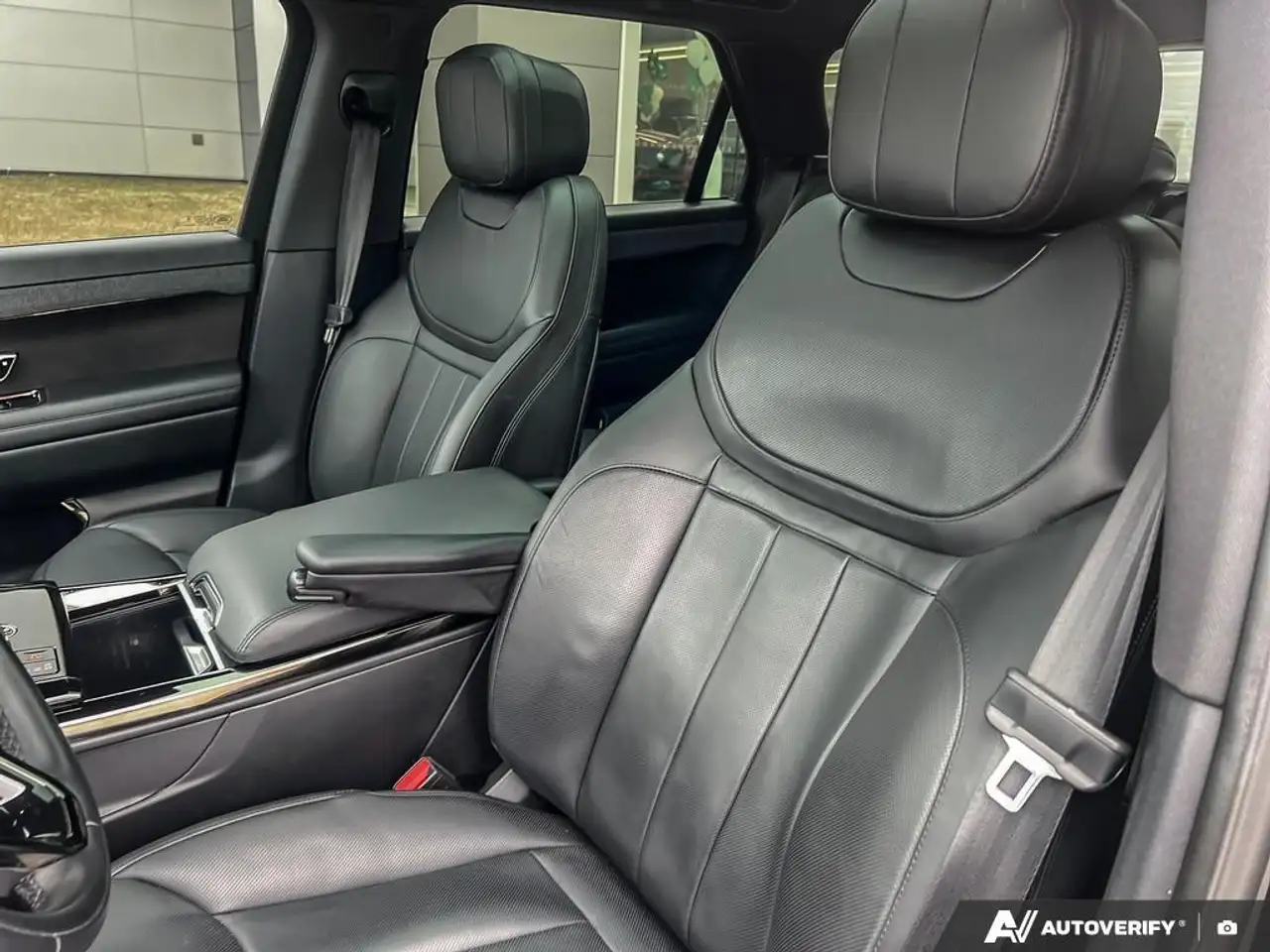 Land Rover Range Rover Sport снимка Land Rover Range Rover Sport