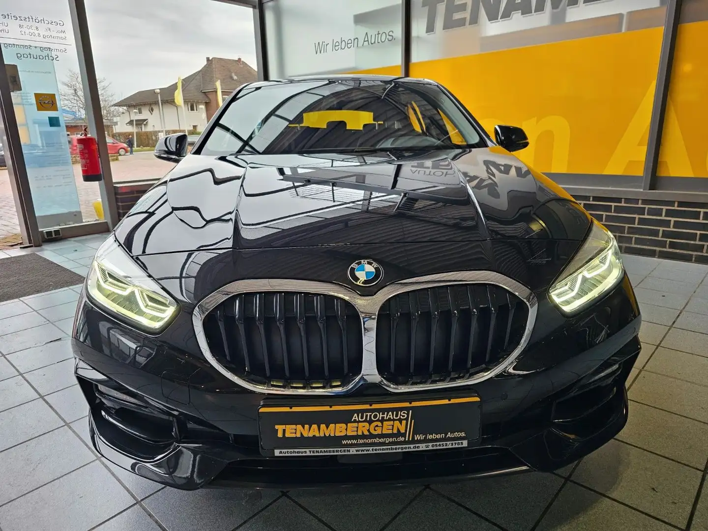 BMW 120 i Sport Line Navi Kamera Lenkradhzg LED Schwarz - 2