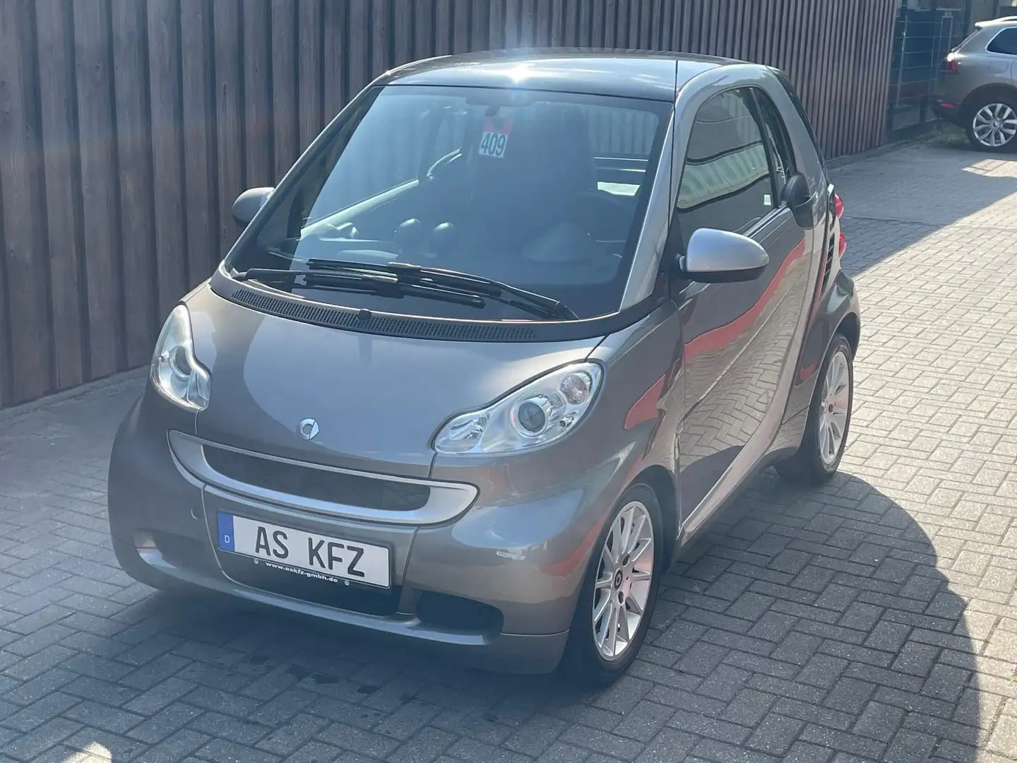 smart forTwo 451 PASSION MHD NAVI SHZ ALU´S PANORAMA Grau - 1