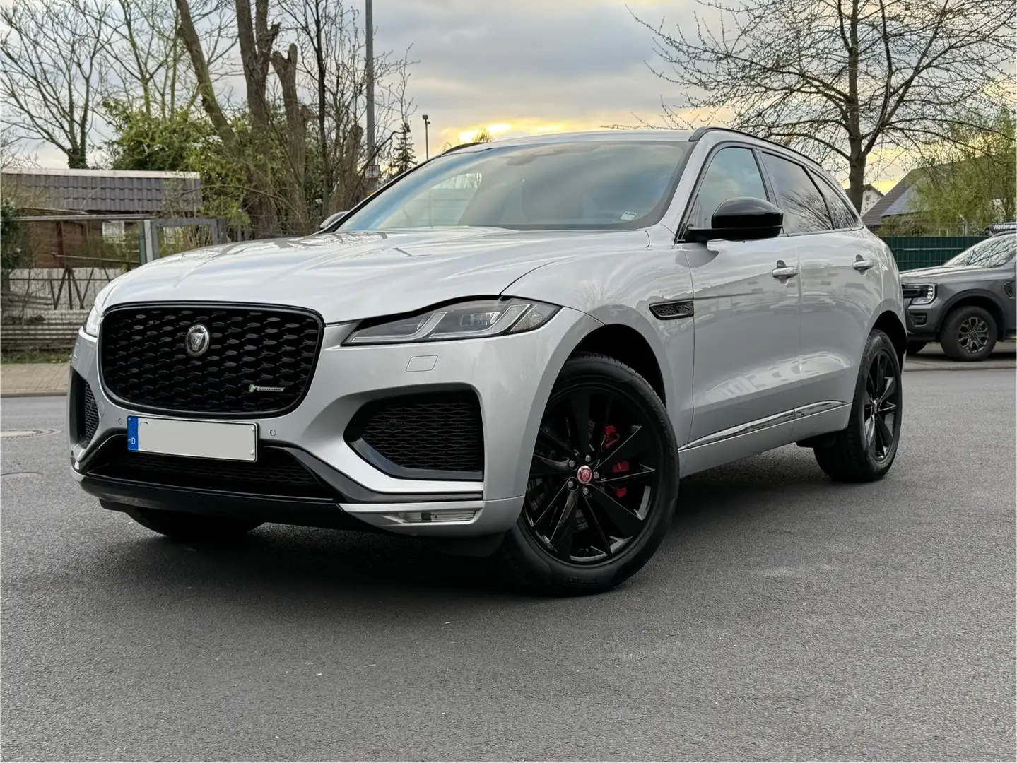 Jaguar F-Pace R-Dynamic SE AWD Grau - 1