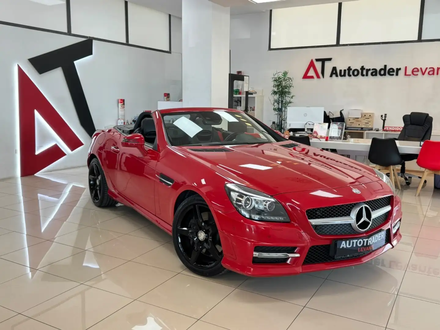 Mercedes-Benz SLK 200 BE 7G Plus Rojo - 1