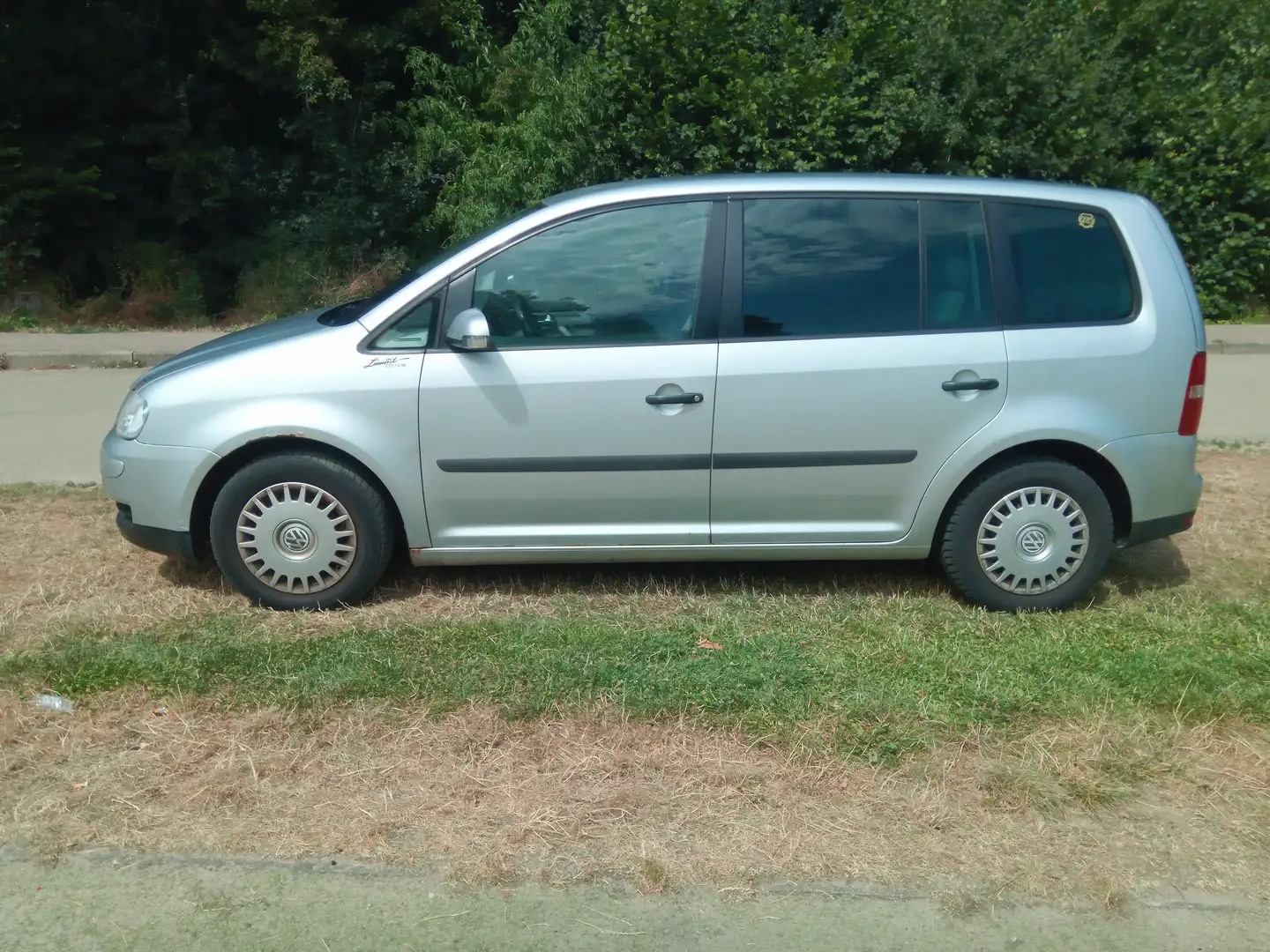 Volkswagen Touran Touran 1.6 FSI Gris - 1