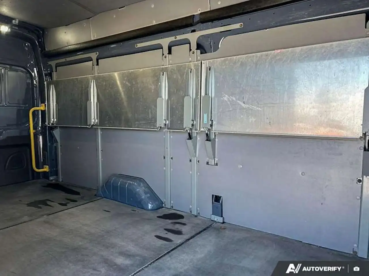 Ford Transit Cargo Van снимка Ford Transit Cargo Van