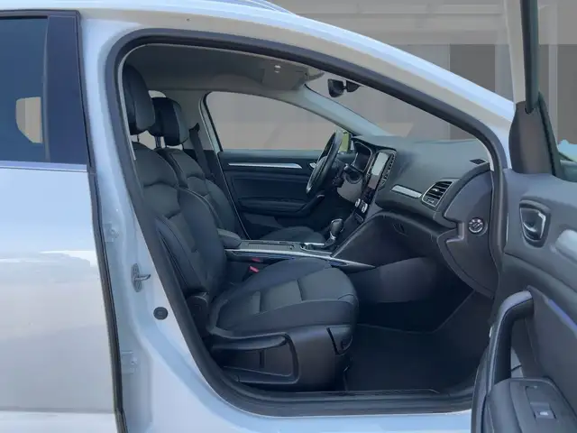 Renault Megane view 8