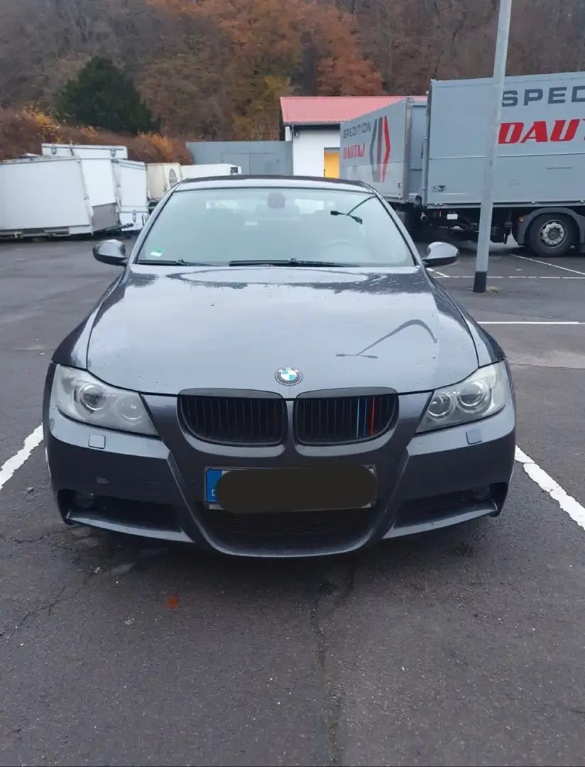 BMW 320 320i M-Paket Grau - 1